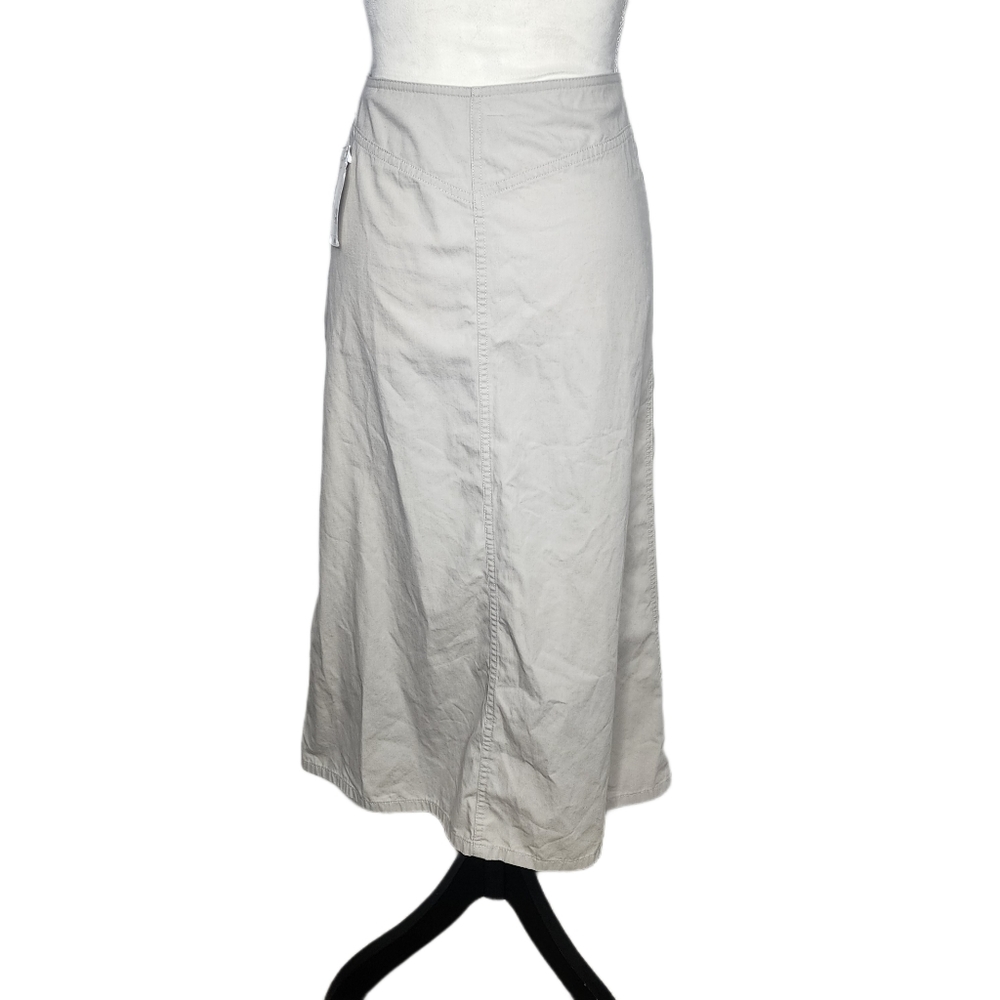 Liz Claiborne. PETITE, Size 2, Khaki Skirt. NWT!